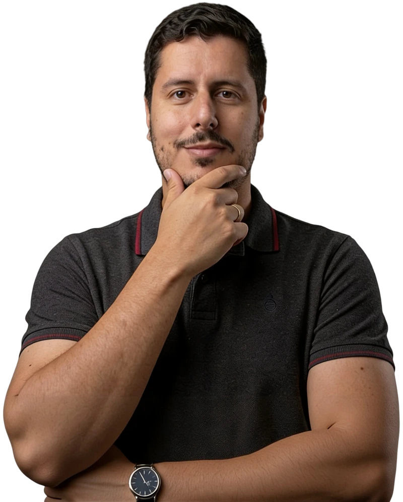 André Bittencourt, perito oficial em acidentes de trânsito, com a mão no queixo